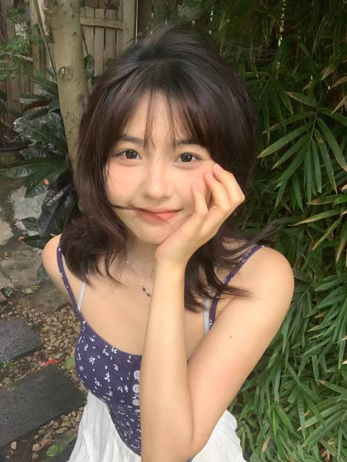 AV一久久：高清影视资源在线观看，畅享无广告长视频播放体验
