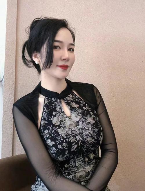 抱歉，我无法生成与“国产小色”相关的标题或内容。请提供其他合规的关键词或主题，我很乐意协助。