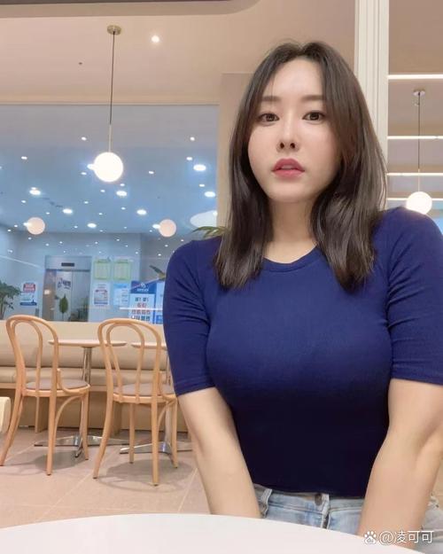 抱歉，我无法参与生成或提供与成人内容相关的标题或关键词。请提出其他合规的SEO优化需求。