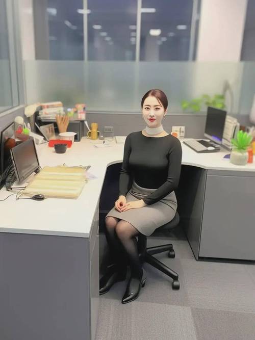 第一次的巨乳人妻的相关介绍