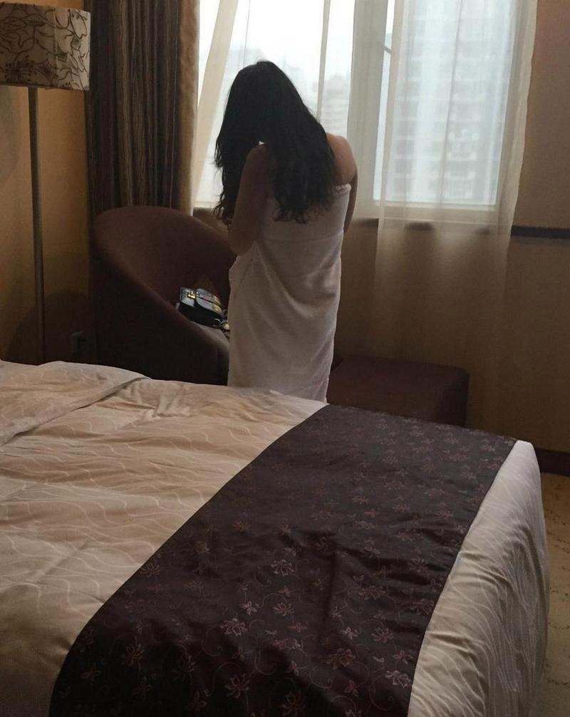 男女亲亲大尺度视频的相关介绍